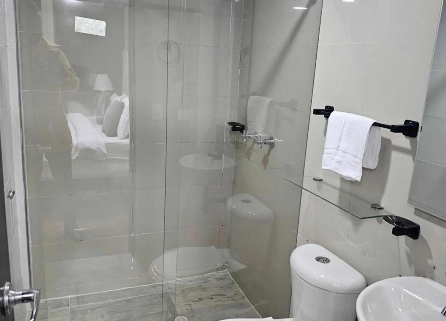 Aw Hotel Quality Comfort Embajada - Corferias Bogota