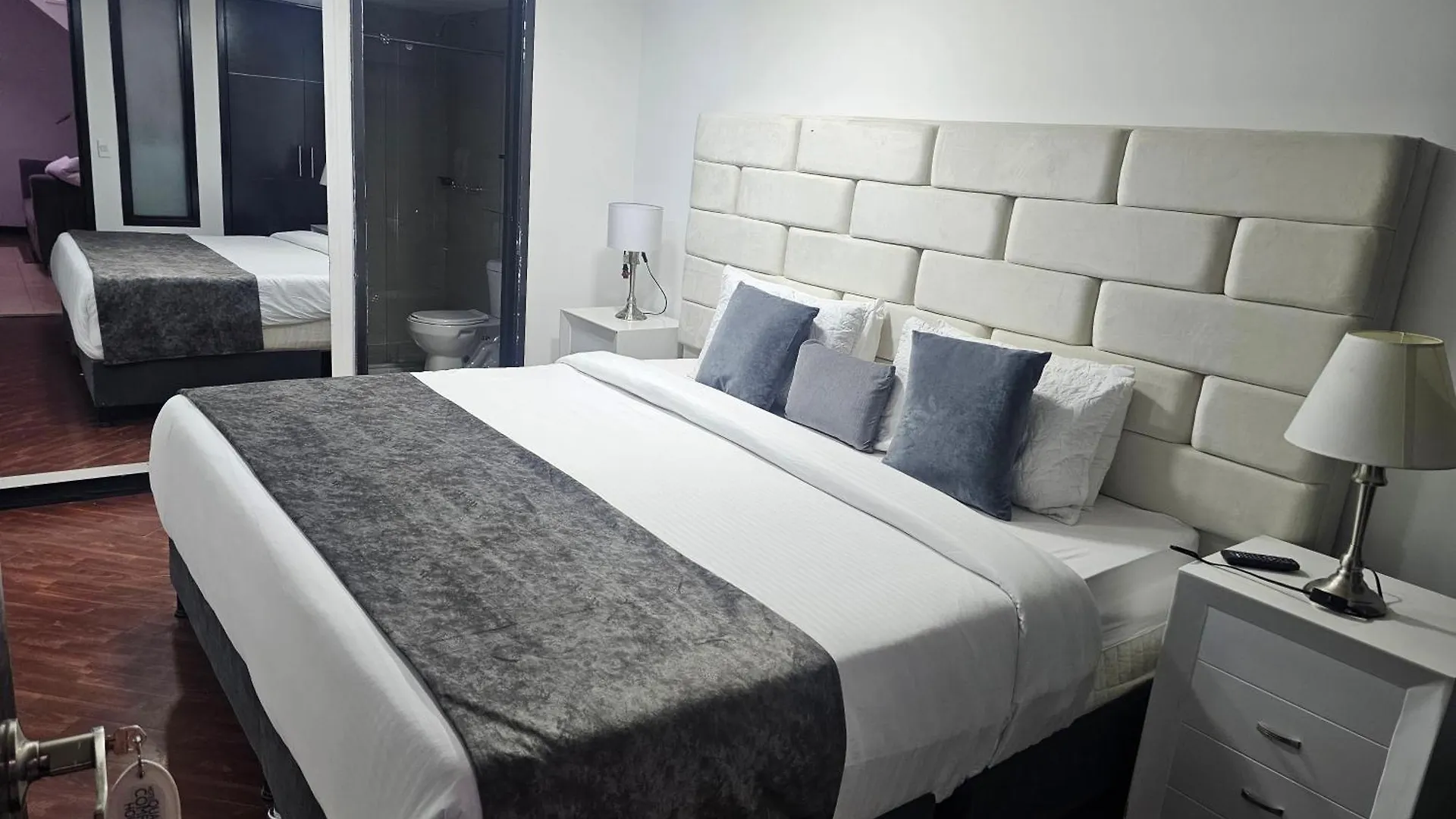 Aw Hotel Quality Comfort Embajada - Corferias Bogota Colombia