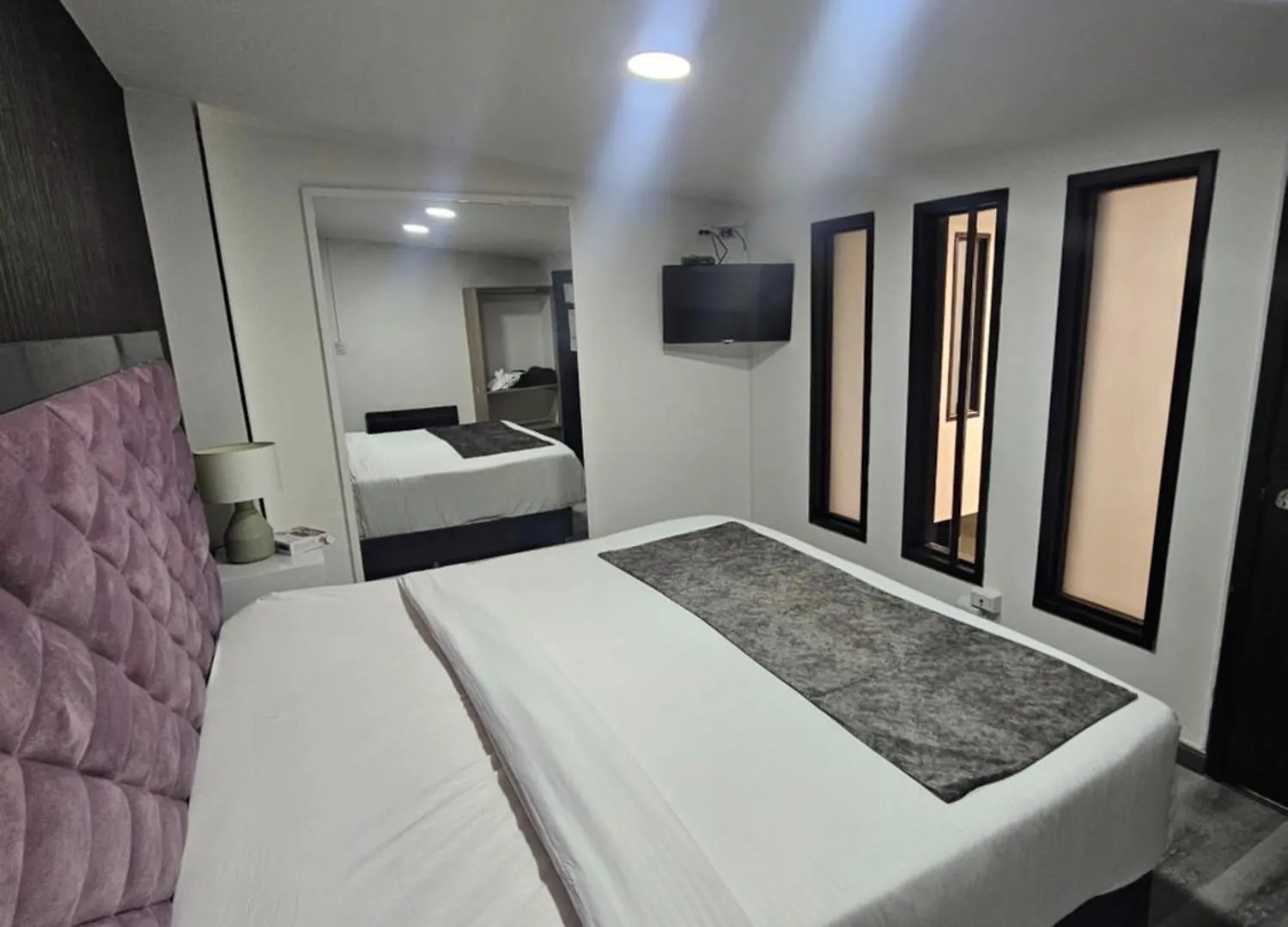 Aw Hotel Quality Comfort Embajada - Corferias Bogotá Colombia